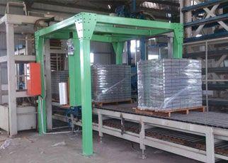 全自動(dòng)水泥制磚機(jī)配自動(dòng)收磚線可一氣呵成