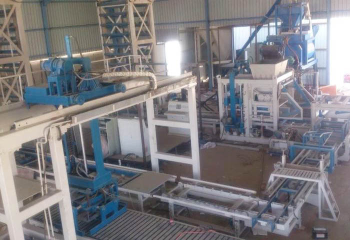 全自動水泥磚機(jī)生產(chǎn)線推進(jìn)建筑垃圾固廢綜合利用